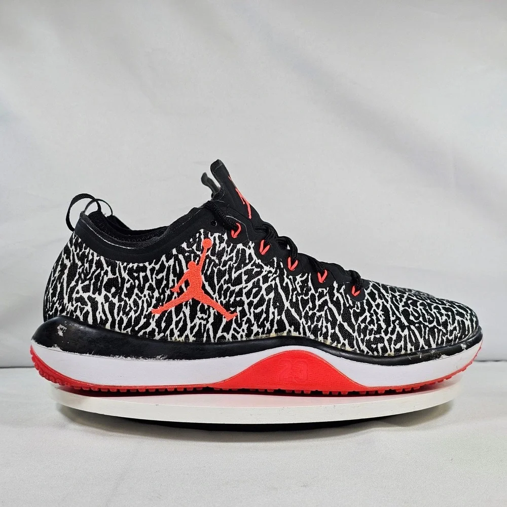 Jordan Trainer 1 Low Black White Infrared Elephant Print 845403-006 Mens 10.5